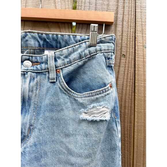 Low Waist Baggy Distressed Denim – Light Wash - Picture 4 of 7